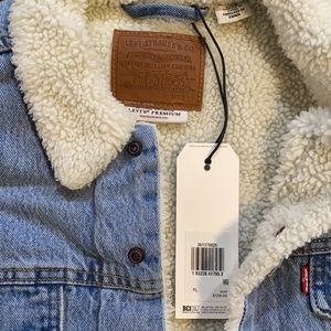 Levi’s sherpa trucker jacket size XL brand NEW